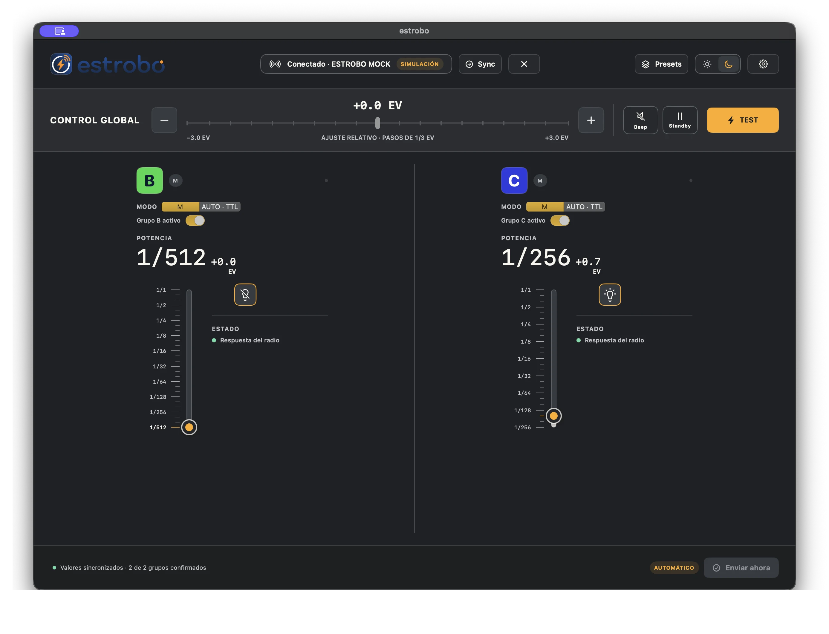 Estrobo en la vista Canales, controlando dos grupos de flash en modo de simulación